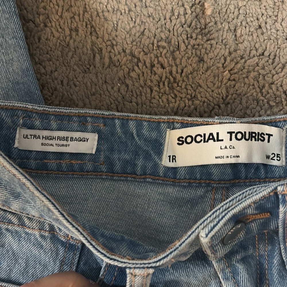 Social Tourist Jeans X Hollister! - Picture 2 of 6